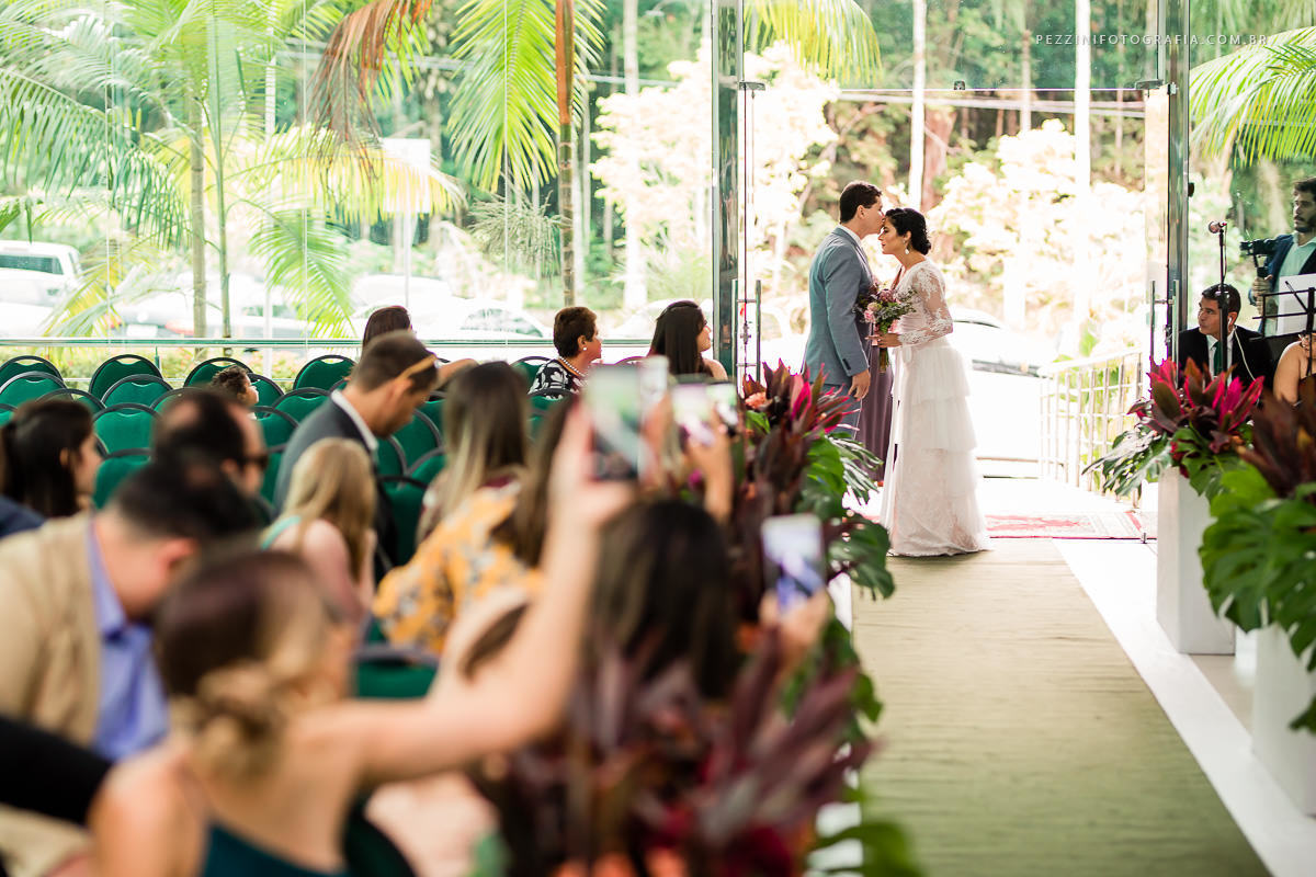 Fotografo de casamento manaus, Pre Wedding Manaus, Casamento Manaus, flat tropical, igreja Nossa senhora da Amazônia, dia da noiva, maki off, pezzinifotografia, entrada casamento, fotografia de casamento manaus, pezzinifotografia, andre e silvia, rústico