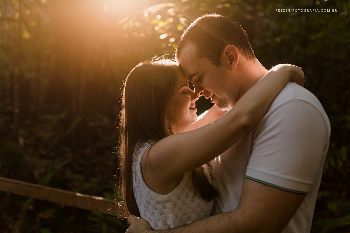 Ensaio pré casamento, fotografo de casamento em manaus, pezzini fotografia, pezzinifotografia, ensaio em presidente Figueiredo, ensaio fotografico manaus, casamento iranbuba, casamento por do sol manaus, cachoeira da iracema, foto espontânea, sidia manaus