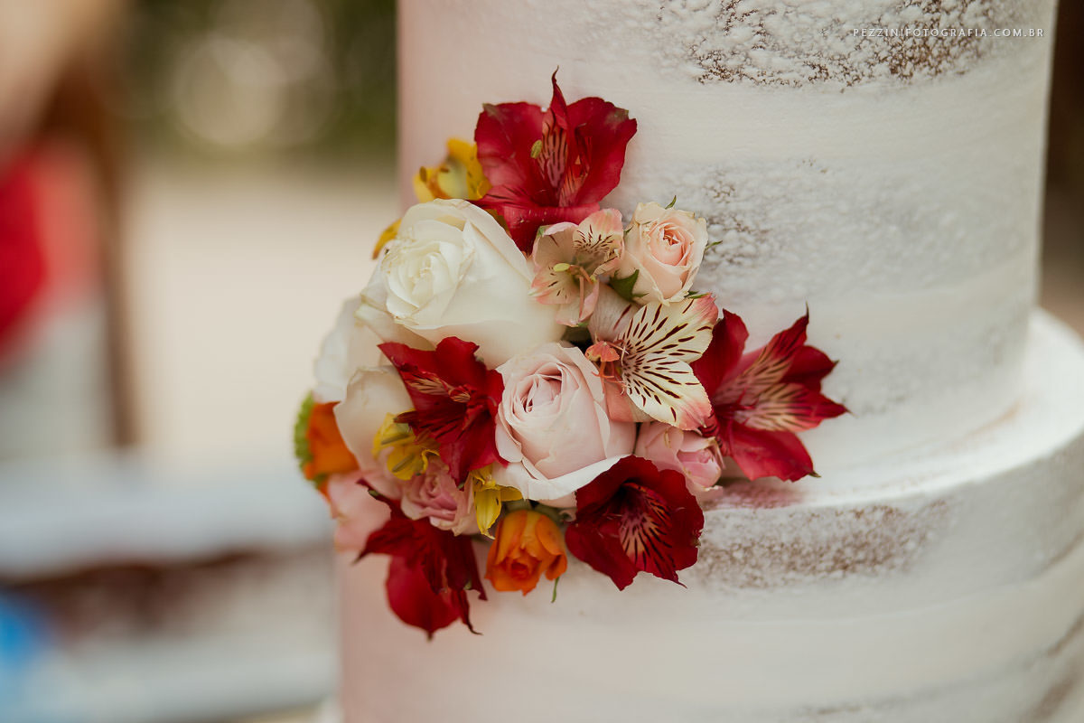 Casal se divertindo, foto pb, sorriso, abraços, fotografia de ensaio, pezzini fotografia, felipe e diana, casamento de dia, casamento em manaus, ensaio fotográfico, casal de extatas, casamento vitta verdi, mochileiro manaus, viagem, aventura, ospezzini