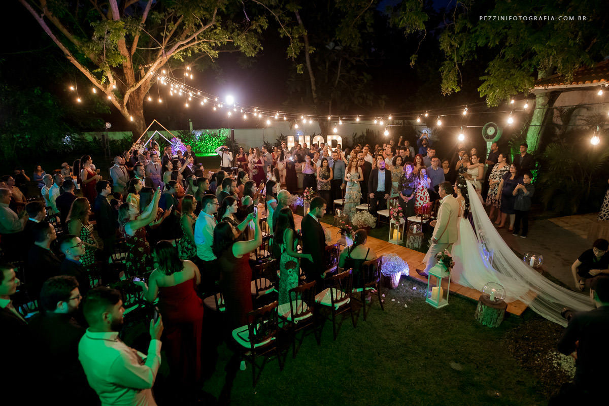 Casal se divertindo, foto pb, sorriso, abraços, fotografia de ensaio, pezzini fotografia, felipe e diana, casamento de dia, casamento em manaus, ensaio fotográfico, dia do noivo, noiva, casamento vitta verdi, mochileiro manaus, viagem, aventura, ospezzini