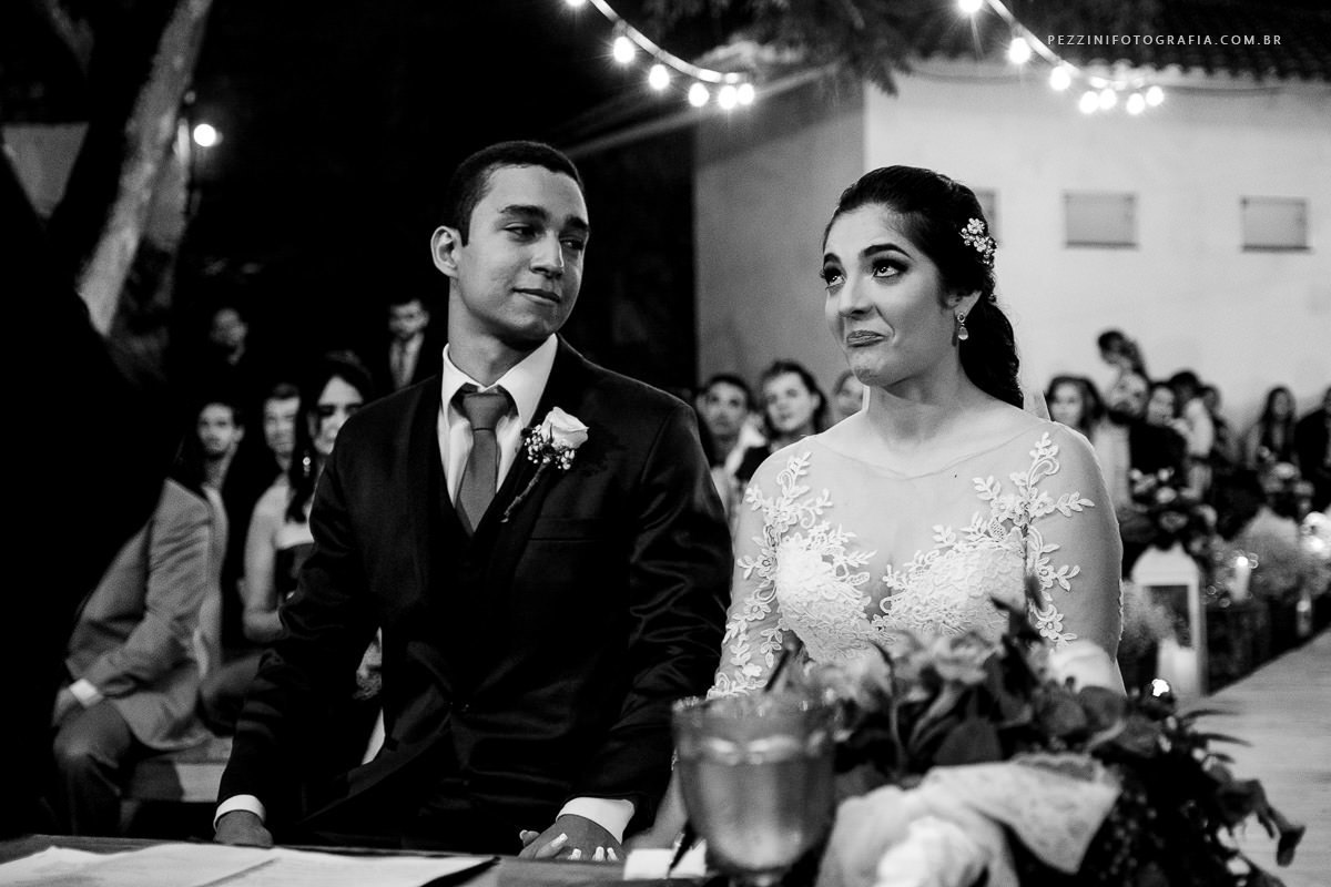 Casal se divertindo, foto pb, sorriso, abraços, fotografia de ensaio, pezzini fotografia, felipe e diana, casamento de dia, casamento em manaus, ensaio fotográfico, dia do noivo, noiva, casamento vitta verdi, mochileiro manaus, viagem, aventura, ospezzini