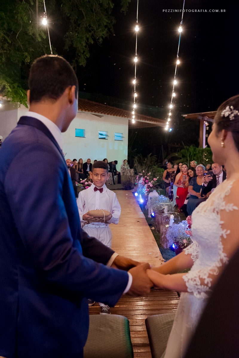 Casal se divertindo, foto pb, sorriso, abraços, fotografia de ensaio, pezzini fotografia, felipe e diana, casamento de dia, casamento em manaus, ensaio fotográfico, dia do noivo, noiva, casamento vitta verdi, mochileiro manaus, viagem, aventura, ospezzini