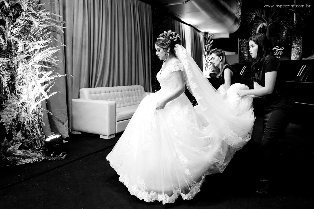 Casal se divertindo, foto pb, sorriso, abraços, casamento geferson e taynna, pezzini fotografia, dia do noivo, casamento de dia, casamento em manaus, ensaio fotográfico, casamento judaico, casamento jevian casa e festa, manaus, viagem, aventura, ospezzini