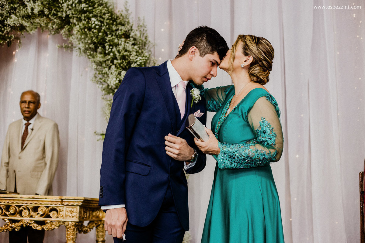 casamento na Igreja Presbiteriana/Angelus Festa, Casamento Clássico, Fotografia Clássica, Casal Espontâneo, Casamento na Igreja, Fotografo de Casamento Clássico, Casal Feliz, Pais Acolhedores, Casamento Religioso, Casamento Manaus.