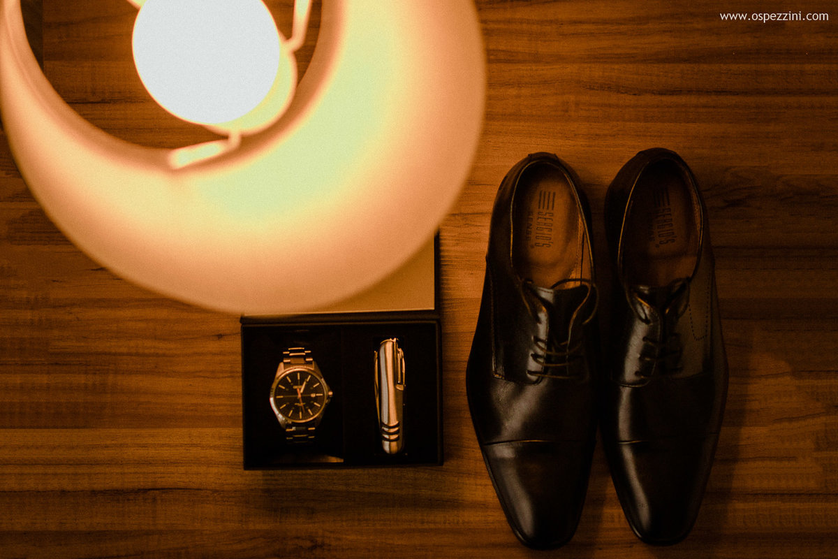 casamento, fotografo de casamento em manaus, ospezzini fotografia, pezzinifotografia, casamento no Bella flora, mãos dadas, casal feliz, natureza, arvores, casamento de noie manaus, noivos lindos, fotos espontâneas, ospezzini, vestido noiva