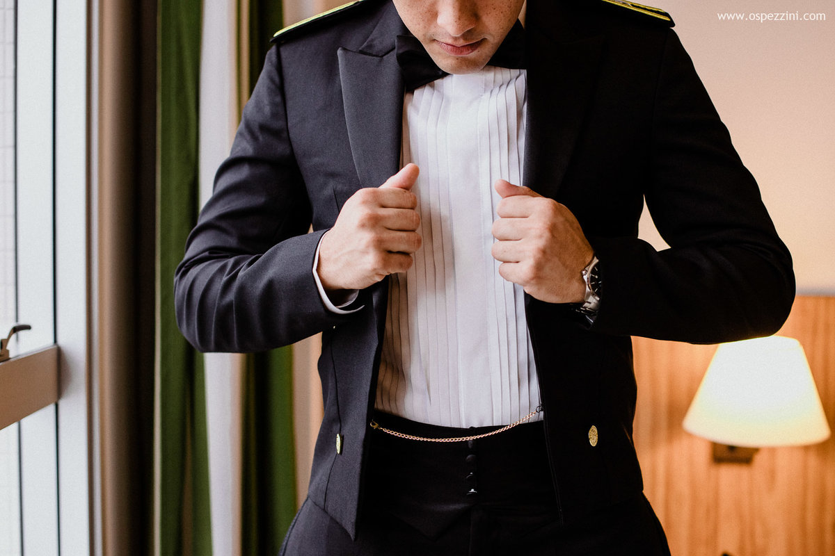 casamento, fotografo de casamento em manaus, ospezzini fotografia, pezzinifotografia, casamento no Bella flora, mãos dadas, casal feliz, natureza, arvores, casamento de noie manaus, noivos lindos, fotos espontâneas, ospezzini, vestido noiva