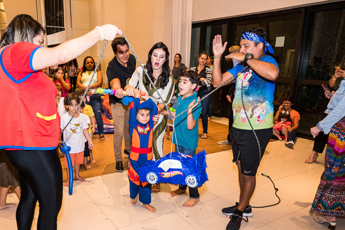 Fotos do Aniversário em Recife | Lucas |
@silvanacamelofotografia 
© Silvana Camelo Fotografia 
4 Anos 
Aniversário 
Aniversário em Recife 
Aniversário Hot Wheels 
Boa Viagem 
Brasil 
Festa em Recife 
Fotógrafa 
Fotógrafa em Recife 
Fotógrafo 
Lucas