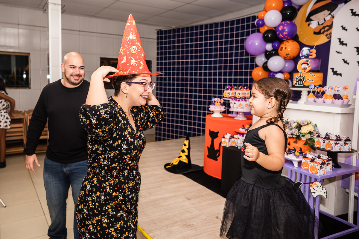 Fotos de Aniversário em Recife | Maya |
@silvanacamelofotografia, 
© Silvana Camelo Fotografia, 
3 Anos, 
2023, 
Aniversário, 
Aniversário Infantil, 
Brasil, 
Bruxinha, 
Comemoração, 
Família, 
Festa,  
Fotógrafa em Recife, 
Fotógrafa Infantil,
Maia,
