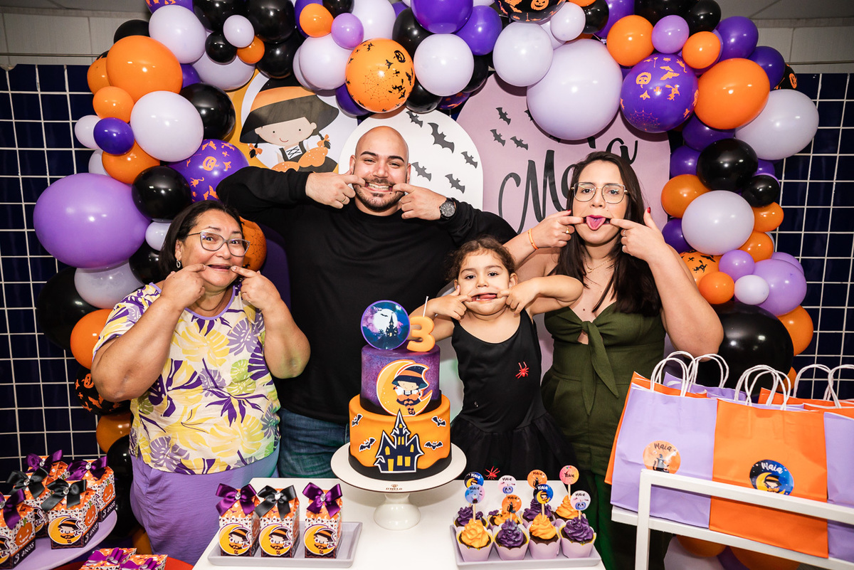 Fotos de Aniversário em Recife | Maya |
@silvanacamelofotografia, 
© Silvana Camelo Fotografia, 
3 Anos, 
2023, 
Aniversário, 
Aniversário Infantil, 
Brasil, 
Bruxinha, 
Comemoração, 
Família, 
Festa,  
Fotógrafa em Recife, 
Fotógrafa Infantil,
Maia,

