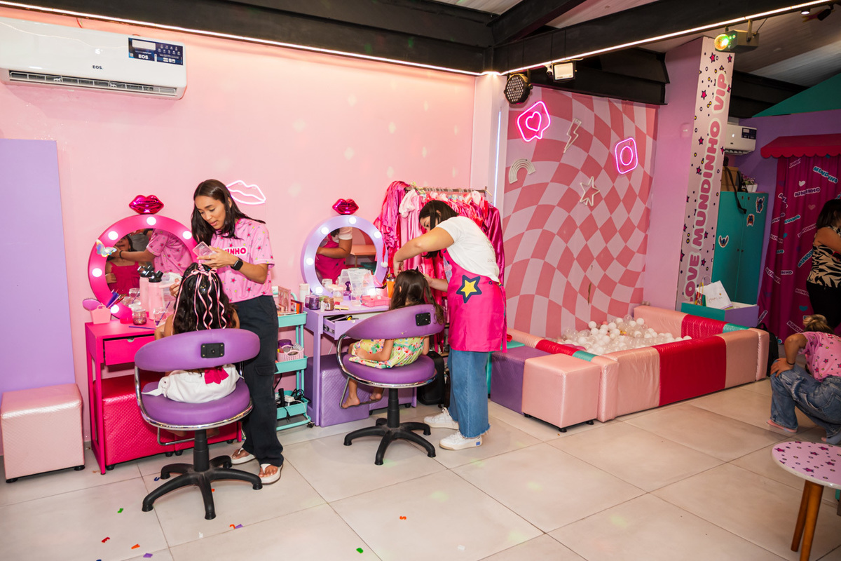 Fotos de Aniversário em Recife | Maria Clara |
@silvanacamelofotografia,
© Silvana Camelo Fotografia,
2025,
Alameda Futuro Shop,
Aniversário Infantil,
Brasil,
Comemoração,
Família,
Festa,
Fotógrafo,
Fotógrafo em Recife,
Mundinho Vip,
Graças,
Spa Infantil