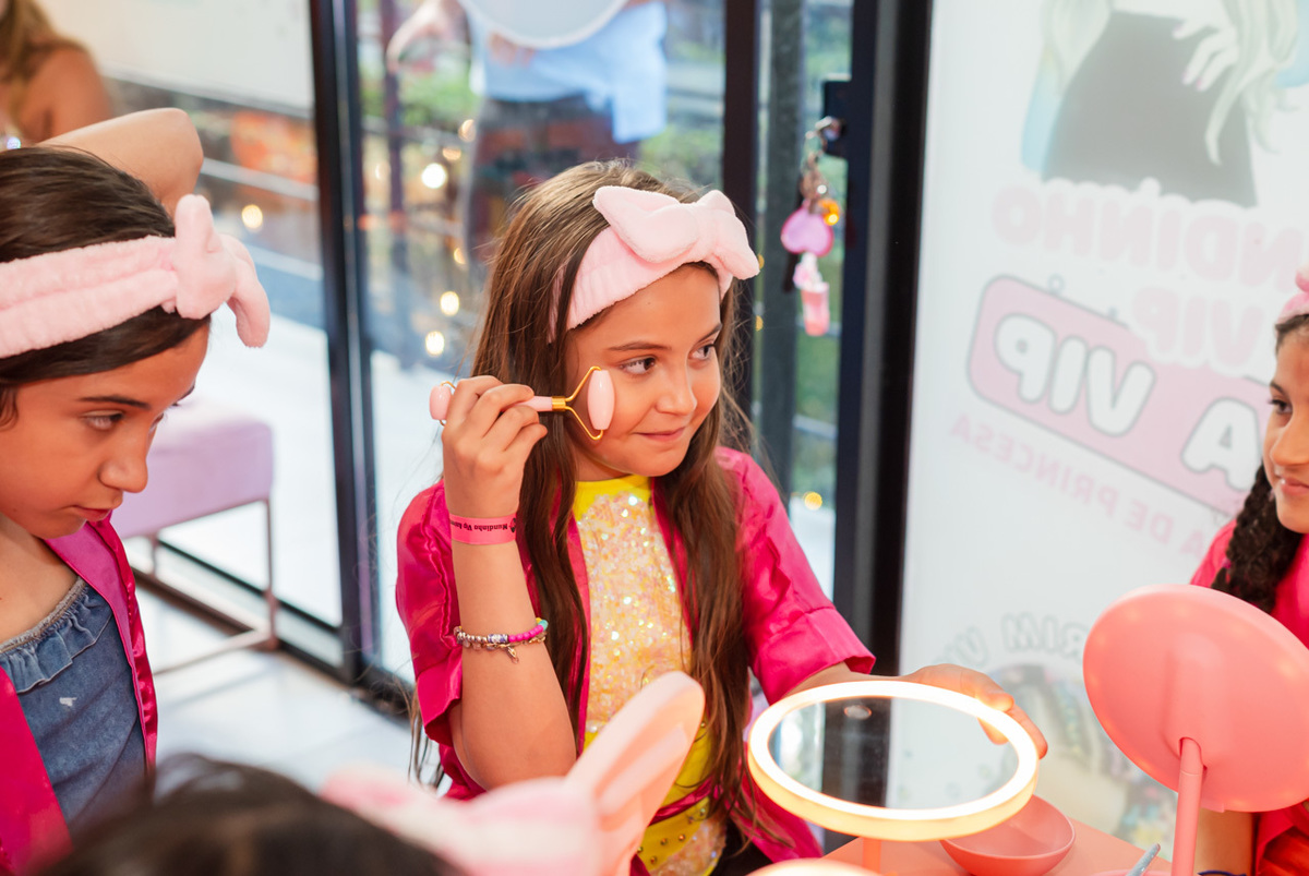 Fotos de Aniversário em Recife | Sofia |
@silvanacamelofotografia,
© Silvana Camelo Fotografia,
2025,
Alameda Futuro Shop,
Aniversário Infantil,
Brasil,
Comemoração,
Família,
Festa,
Fotógrafo,
Fotógrafo em Recife,
Mundinho Vip,
Graças,
Spa Infantil
Recife
