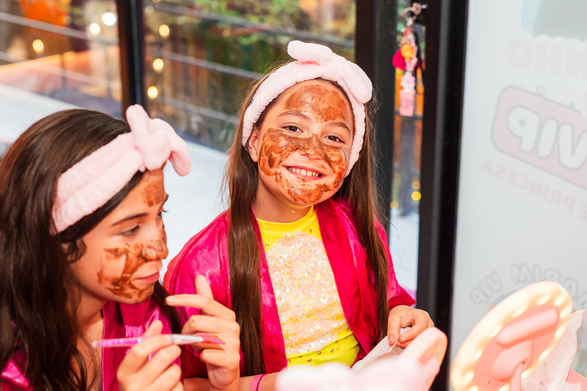 Fotos de Aniversário em Recife | Sofia |
@silvanacamelofotografia,
© Silvana Camelo Fotografia,
2025,
Alameda Futuro Shop,
Aniversário Infantil,
Brasil,
Comemoração,
Família,
Festa,
Fotógrafo,
Fotógrafo em Recife,
Mundinho Vip,
Graças,
Spa Infantil
Recife