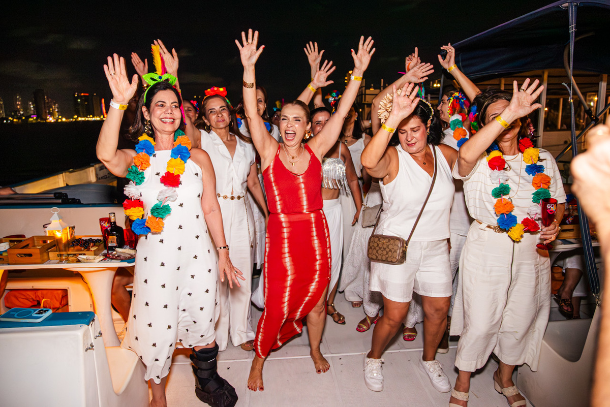 Fotos de Aniversário em Recife | Kátia |
@silvanacamelofotografia,
© Silvana Camelo Fotografia,
60 Anos,
2026,
Amigos,
Aniversário,
Brasil,
Catamaran Tours,
Comemoração,
Confraternização,
Família,
Felicidade,
Fotógrafo em Recife,
Kátia,
Passeio Catamaran,
