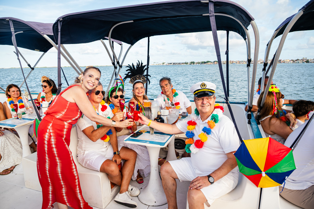 Fotos de Aniversário em Recife | Kátia |
@silvanacamelofotografia,
© Silvana Camelo Fotografia,
60 Anos,
2026,
Amigos,
Aniversário,
Brasil,
Catamaran Tours,
Comemoração,
Confraternização,
Família,
Felicidade,
Fotógrafo em Recife,
Kátia,
Passeio Catamaran,