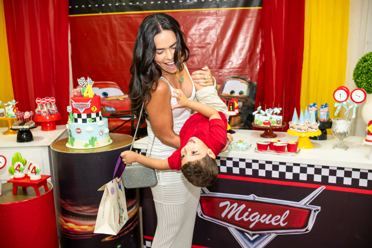 Fotos de Aniversário em Recife | Miguel |
@silvanacamelofotografia,
© Silvana Camelo Fotografia,
04 Anos,
2026,
Aniversário,
Brasil,
Brink Mais Buffet Infantil,
Carros Disney,
Comemoração,
Família,
Festa Carros,
Fotógrafo em Recife,
Miguel,
Pernambuco,
