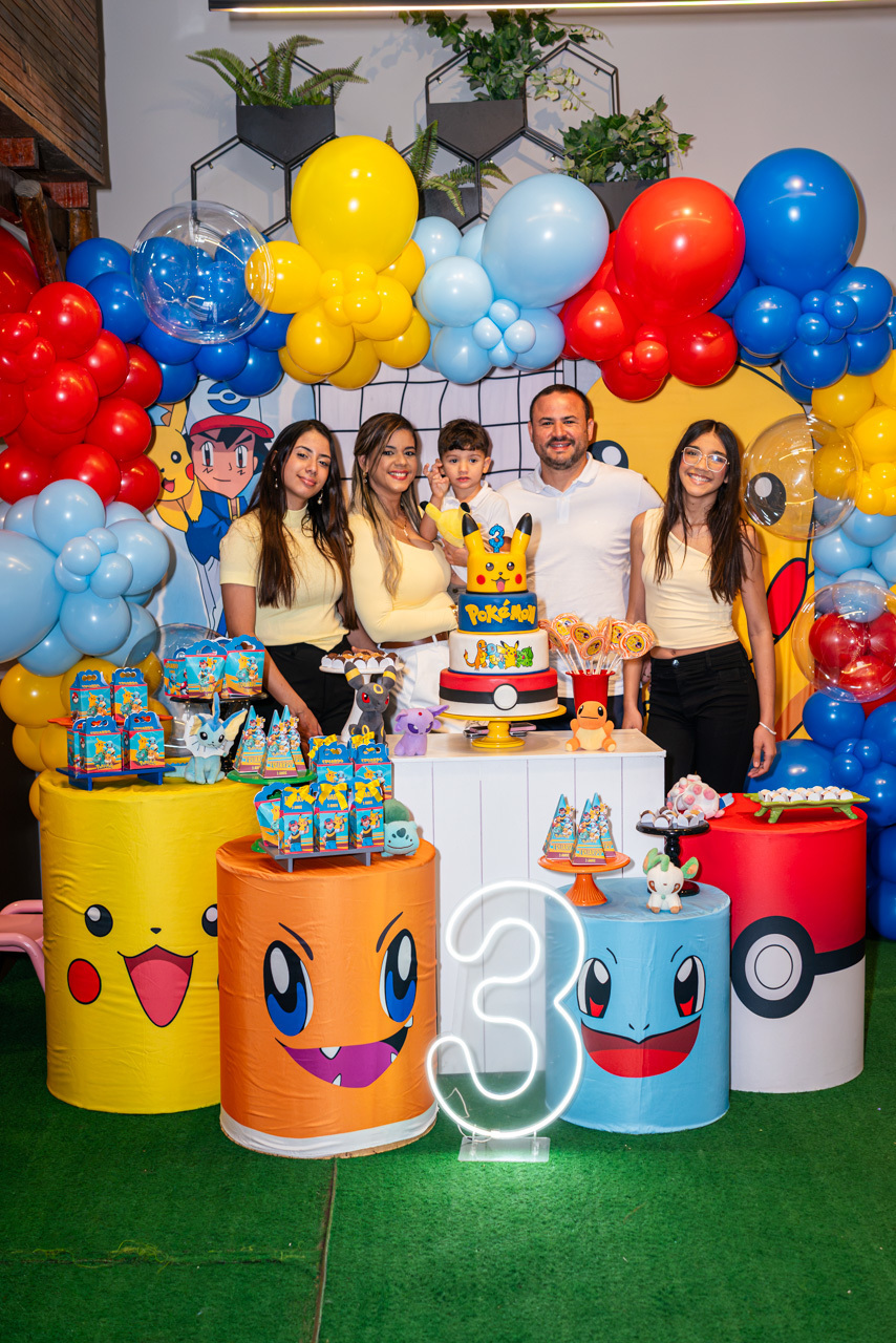 Fotos de Aniversário em Recife | Eduardo |
@silvanacamelofotografia,
© Silvana Camelo Fotografia,
2026,
Aniversário Infantil,
Brasil,
Comemoração,
Eduardo,
Festa Infantil,
 Fotógrafo Recife,
Gamebox,
Shopping Rio Mar,
Pokemon,
Pikachu,
Recife,
Pernambuco
