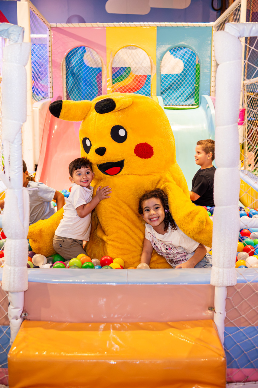 Fotos de Aniversário em Recife | Eduardo |
@silvanacamelofotografia,
© Silvana Camelo Fotografia,
2026,
Aniversário Infantil,
Brasil,
Comemoração,
Eduardo,
Festa Infantil,
 Fotógrafo Recife,
Gamebox,
Shopping Rio Mar,
Pokemon,
Pikachu,
Recife,
Pernambuco
