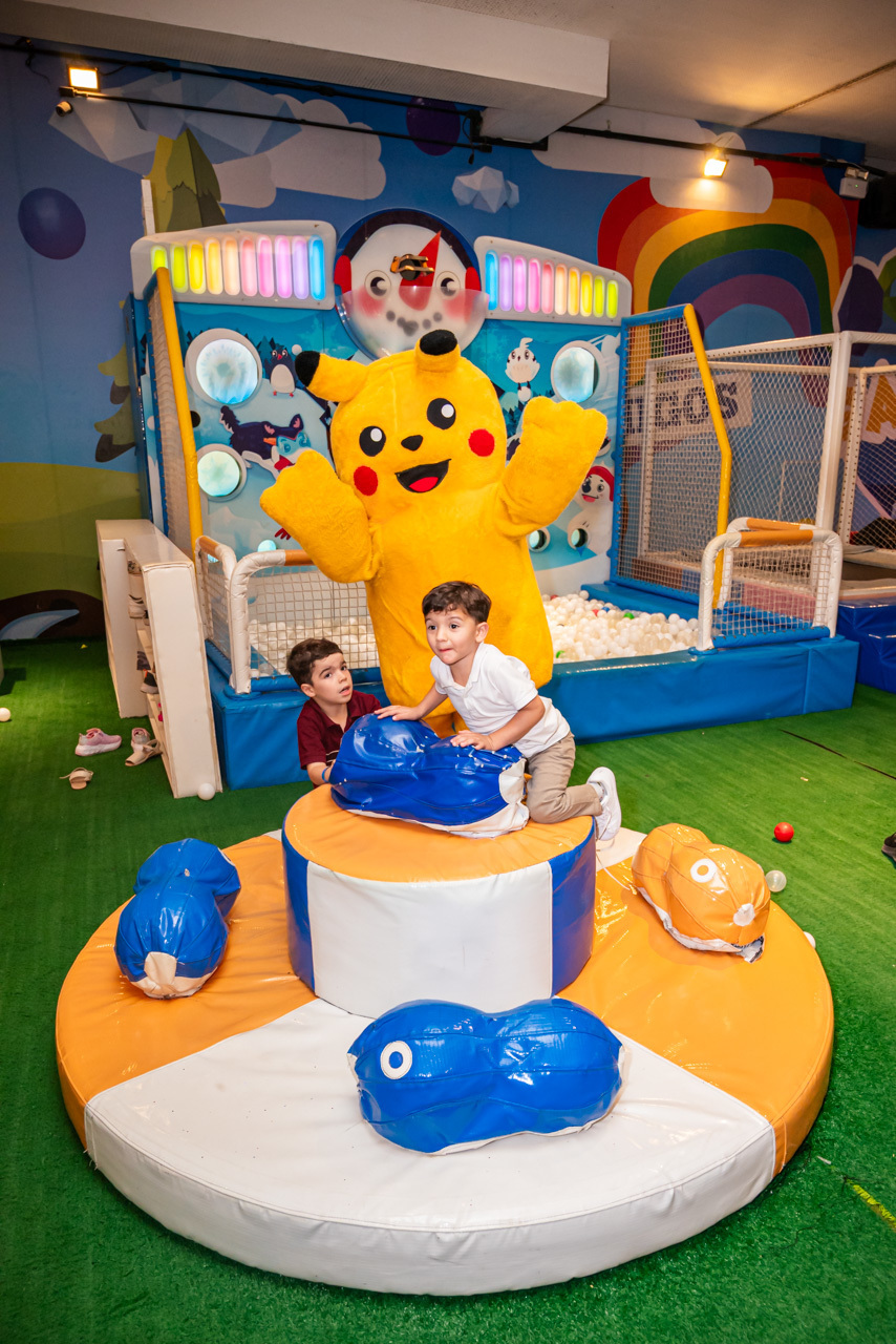 Fotos de Aniversário em Recife | Eduardo |
@silvanacamelofotografia,
© Silvana Camelo Fotografia,
2026,
Aniversário Infantil,
Brasil,
Comemoração,
Eduardo,
Festa Infantil,
 Fotógrafo Recife,
Gamebox,
Shopping Rio Mar,
Pokemon,
Pikachu,
Recife,
Pernambuco

