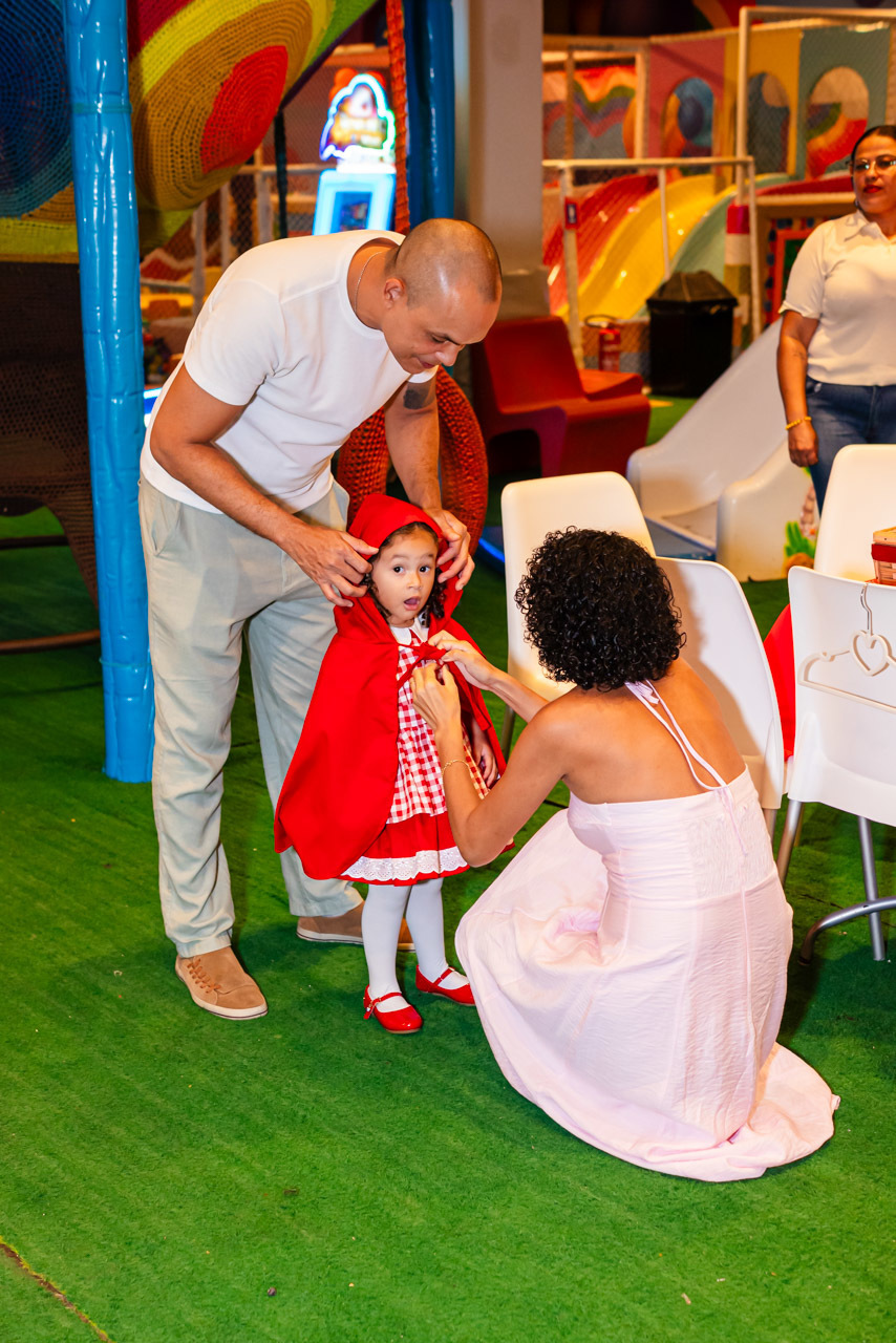 Fotos de Aniversário em Recife | Marina |
@silvanacamelofotografia,
© Silvana Camelo Fotografia,
03 Anos,
2026,Aniversário Infantil,
Chapeuzinho Vermelho,
Comemoração,
Festa Infantil,
Fotógrafo em Recife,
Fotógrafo Infantil,
Shopping RioMar,
Gamebox,
Zoé