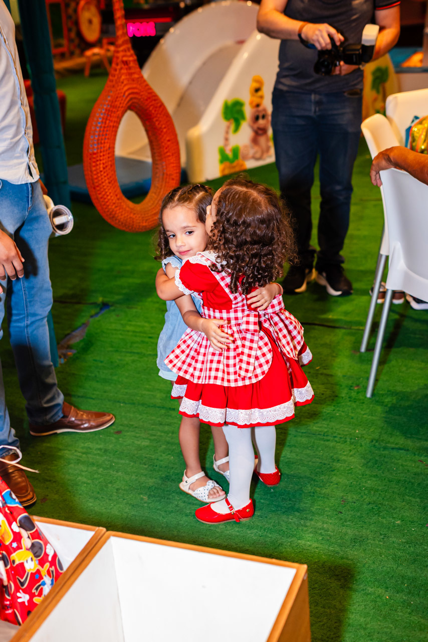 Fotos de Aniversário em Recife | Marina |
@silvanacamelofotografia,
© Silvana Camelo Fotografia,
03 Anos,
2026,Aniversário Infantil,
Chapeuzinho Vermelho,
Comemoração,
Festa Infantil,
Fotógrafo em Recife,
Fotógrafo Infantil,
Shopping RioMar,
Gamebox,
Zoé