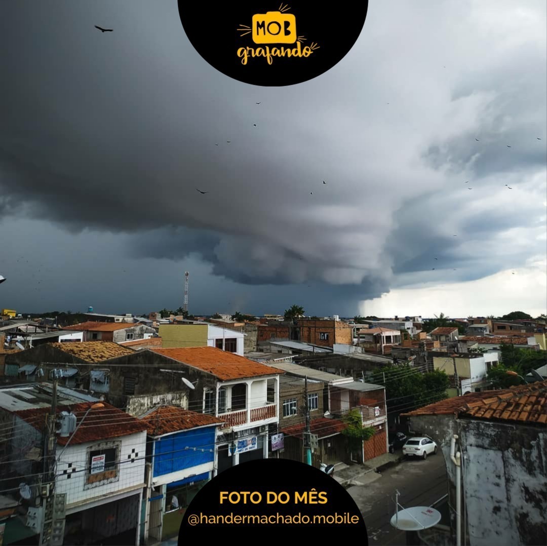 A chuva chegando na cidade. Foto feita por Handerson Machado usando o Xiaomi Mi 8 Lite em Belém, Pará. Foi destaque do mês de outubro do ano de 2019 no Mobgrafando com 219 curtidas. 