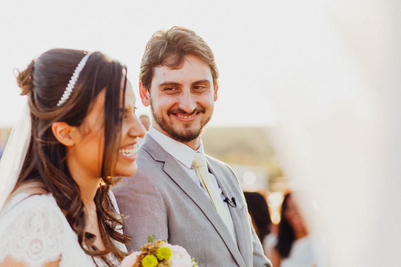 Casamento com emoção, noivo emocionado, olhares no casamento, Fotos por Moyra e Tiago, fotógrafos de casamento.