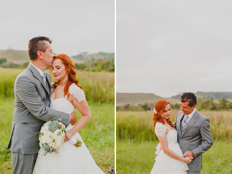 Hora das fotos dos noivos. Sessão de foto dos noivos depois da cerimônia. O cenário para as fotos dos noivos foi com o verde de fundo. Fotografia de casamento, fotos de casamento, noiva pó de arroz, vestido de noiva , vestida de