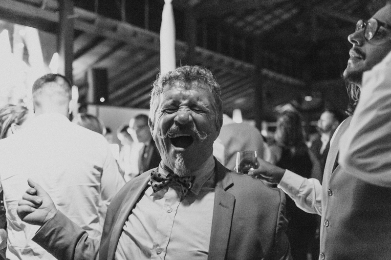 Fotografia de casamento, fotos de casamento, noiva pó de arroz, vestido de noiva , vestida de branco, casamento em Santa Isabel, casamento de dia, casamento no campo,