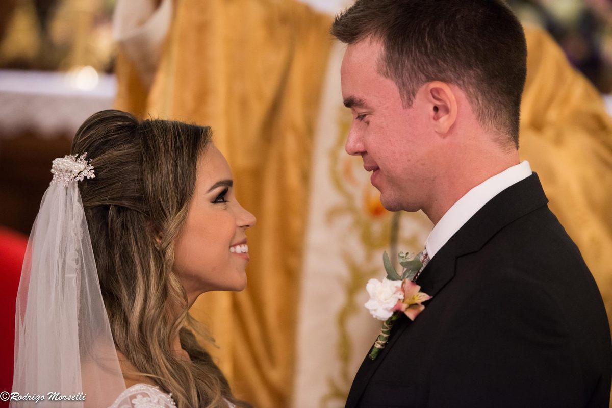 a hora do beijo do casal na cerimonia 