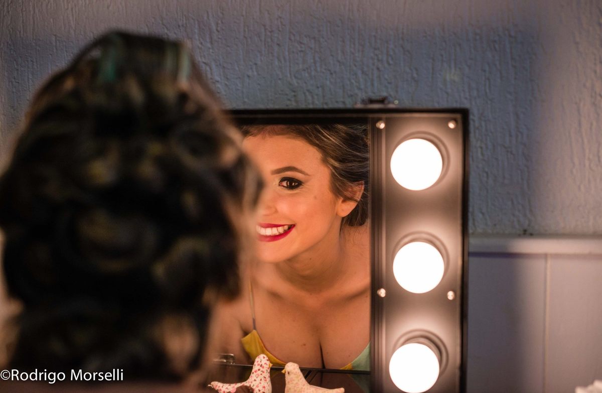 a felicidade estampada no rosto da noiva