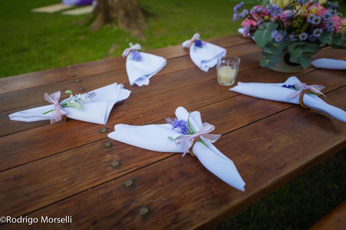 decoração das mesas dos convidados da casuarinas no Rio de Janeiro
