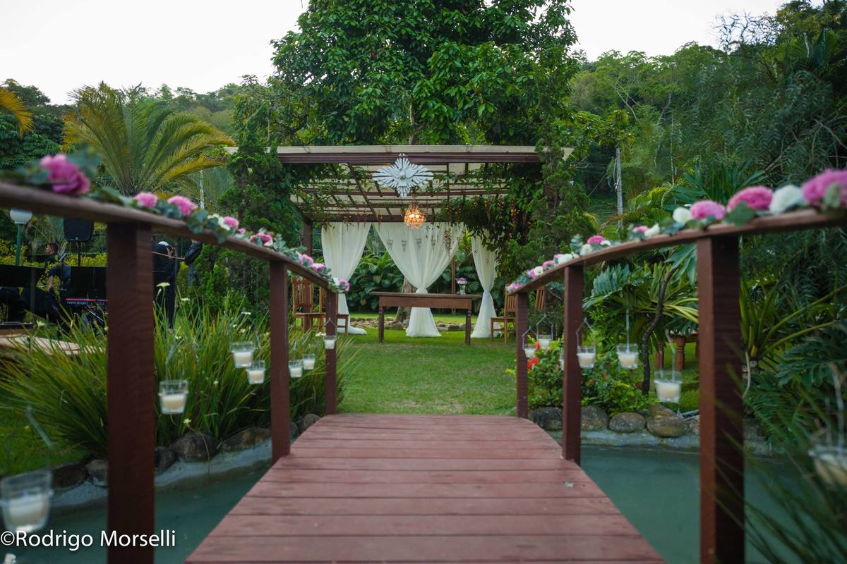 decoração da cerimonia na casa de festas casuarinas no Rio de janeiro