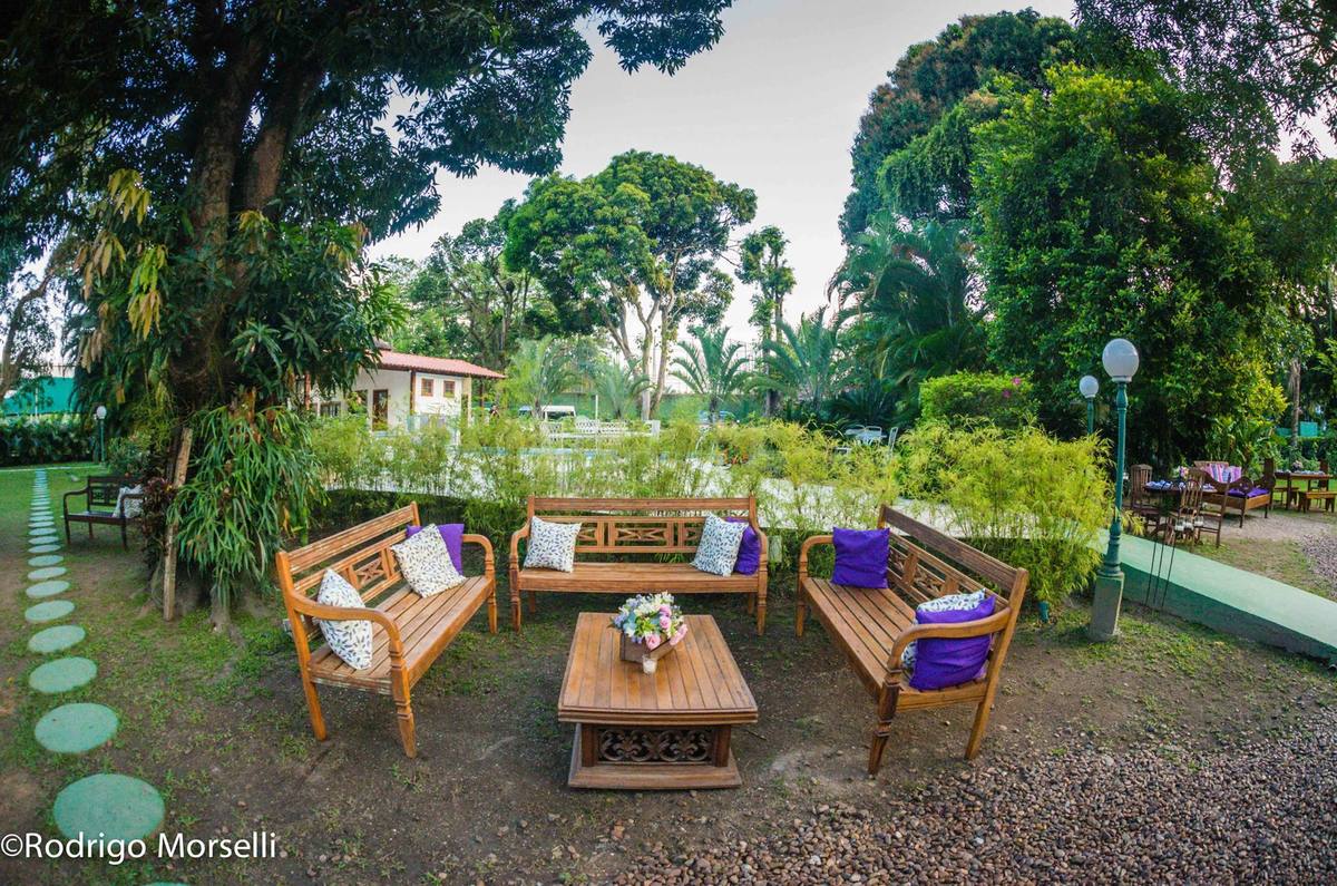 decoração externa na casa de festas Casuarinas no Rio de janeiro