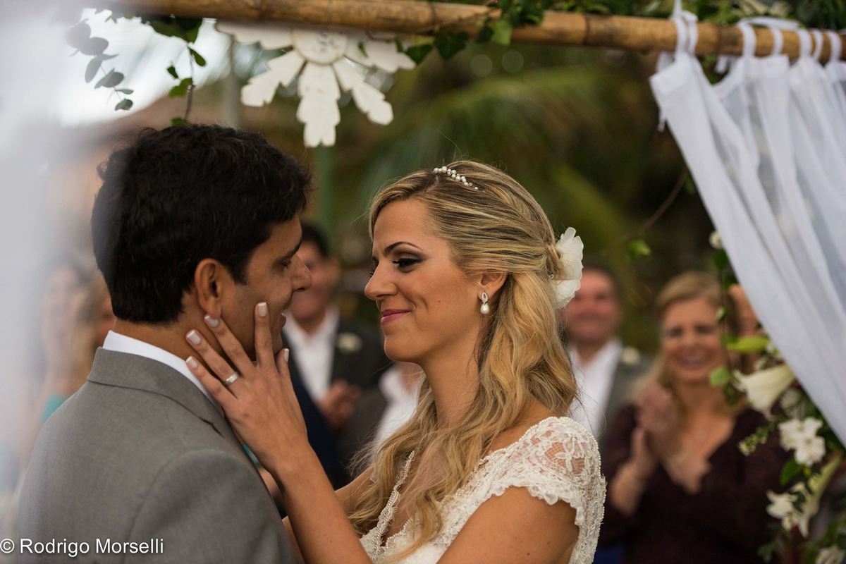 a hora do beijo de recém casados 