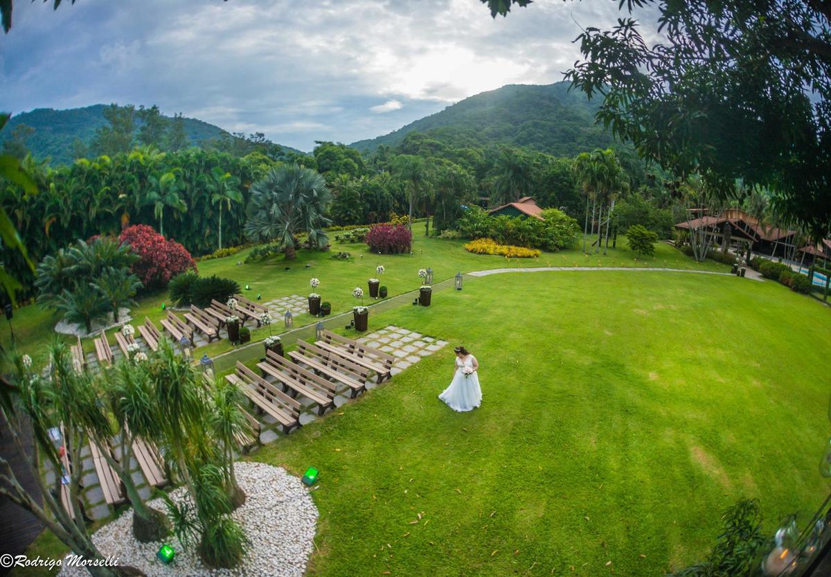 cerimonia ao ar livre na casa de festas Villa Morena