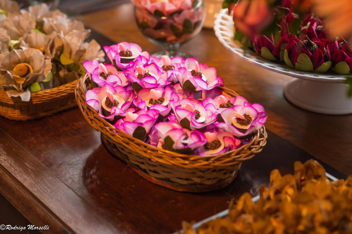 decoração na Villa Morena com muitos doces