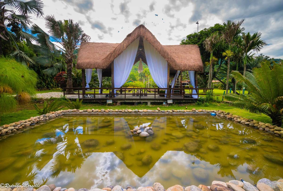 foto do lago da casa de festas Villa Morena