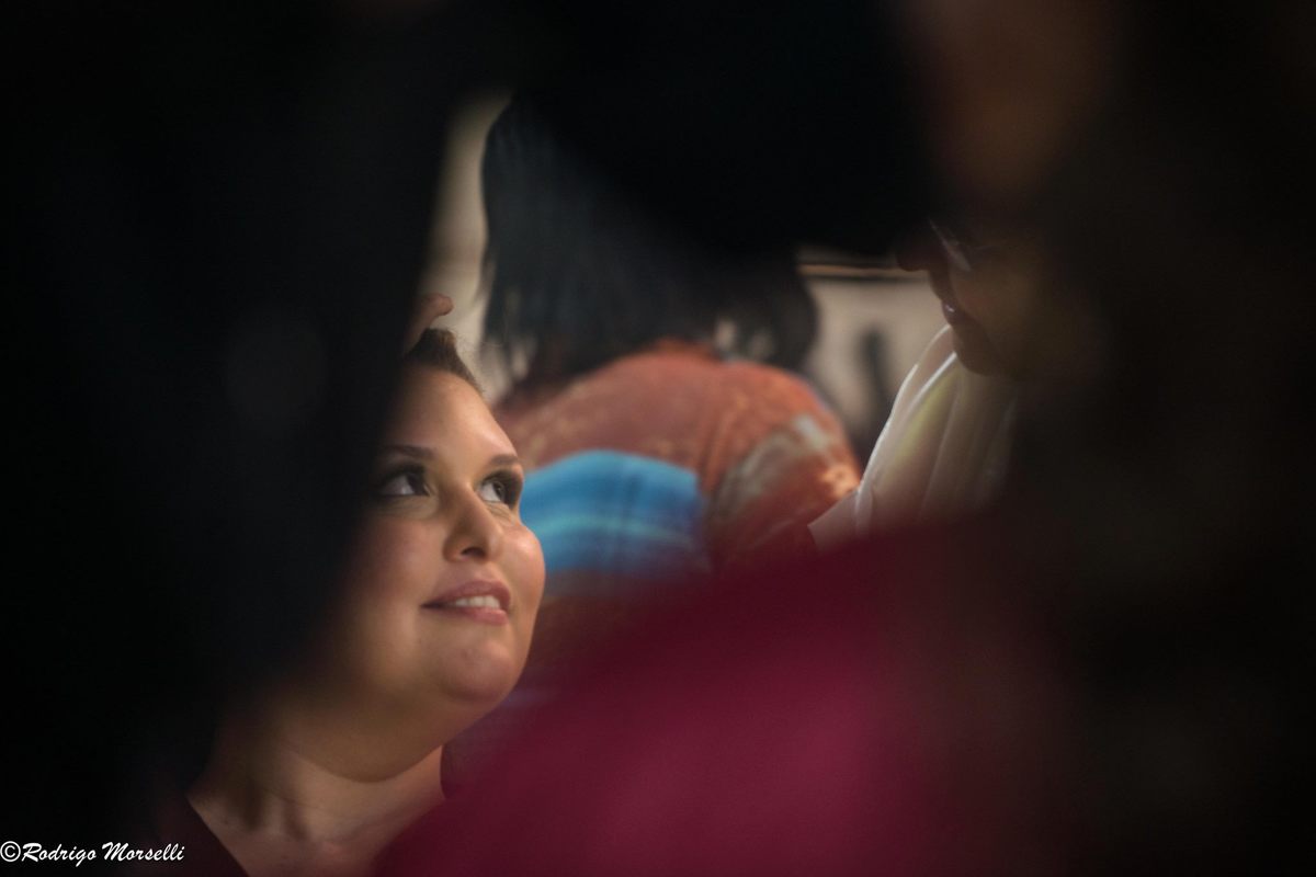 maquiagem quase pronta pra noiva entrar linda na cerimonia