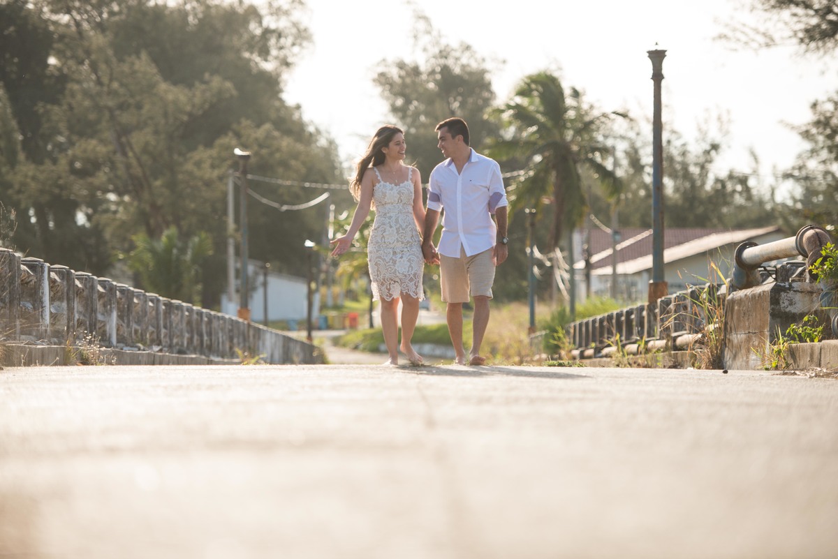 caminhando juntos no pre wedding
