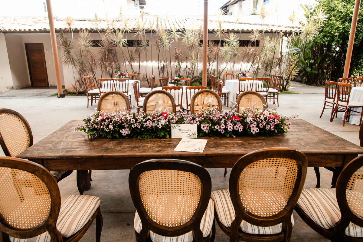 Noivo dançando sozinho no Sítio Canto Verde, momento divertido casamento Lauro de Freitas Bahia.