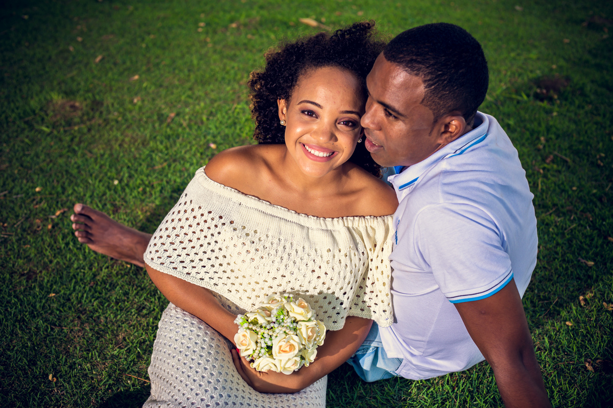 Ensaio romântico de casal na Praia do Forte