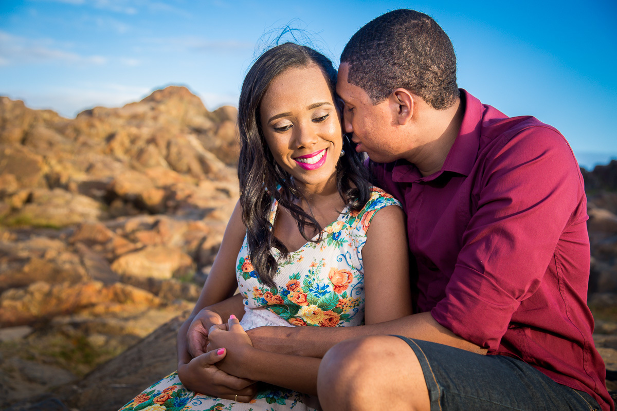 ensaio pre-casamento na praia do Farol da Barra, salvador - bahia
