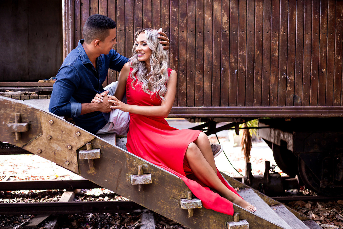 fotografia colorida de ensaio fotográfico romântico em Guarajuba