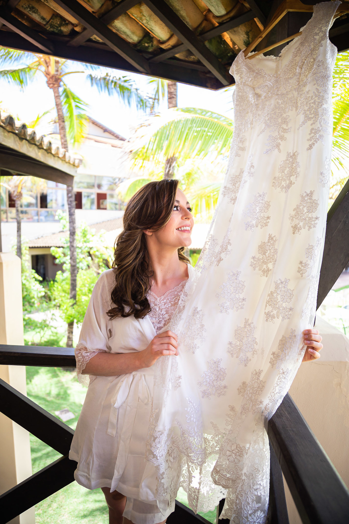 fotografia de noiva se arrumando em Salvador Bahia no making of