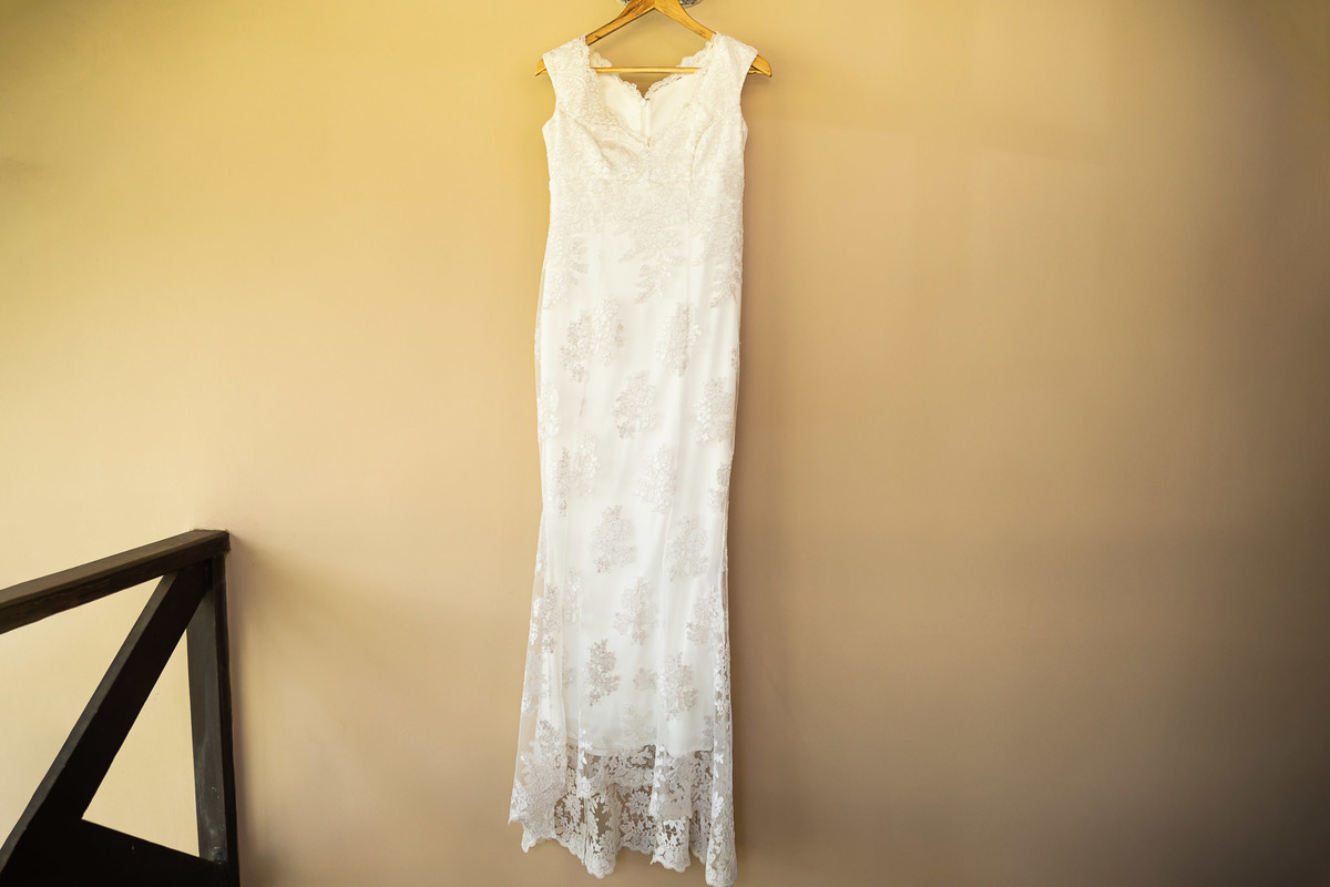 foto do vestido simples da noiva