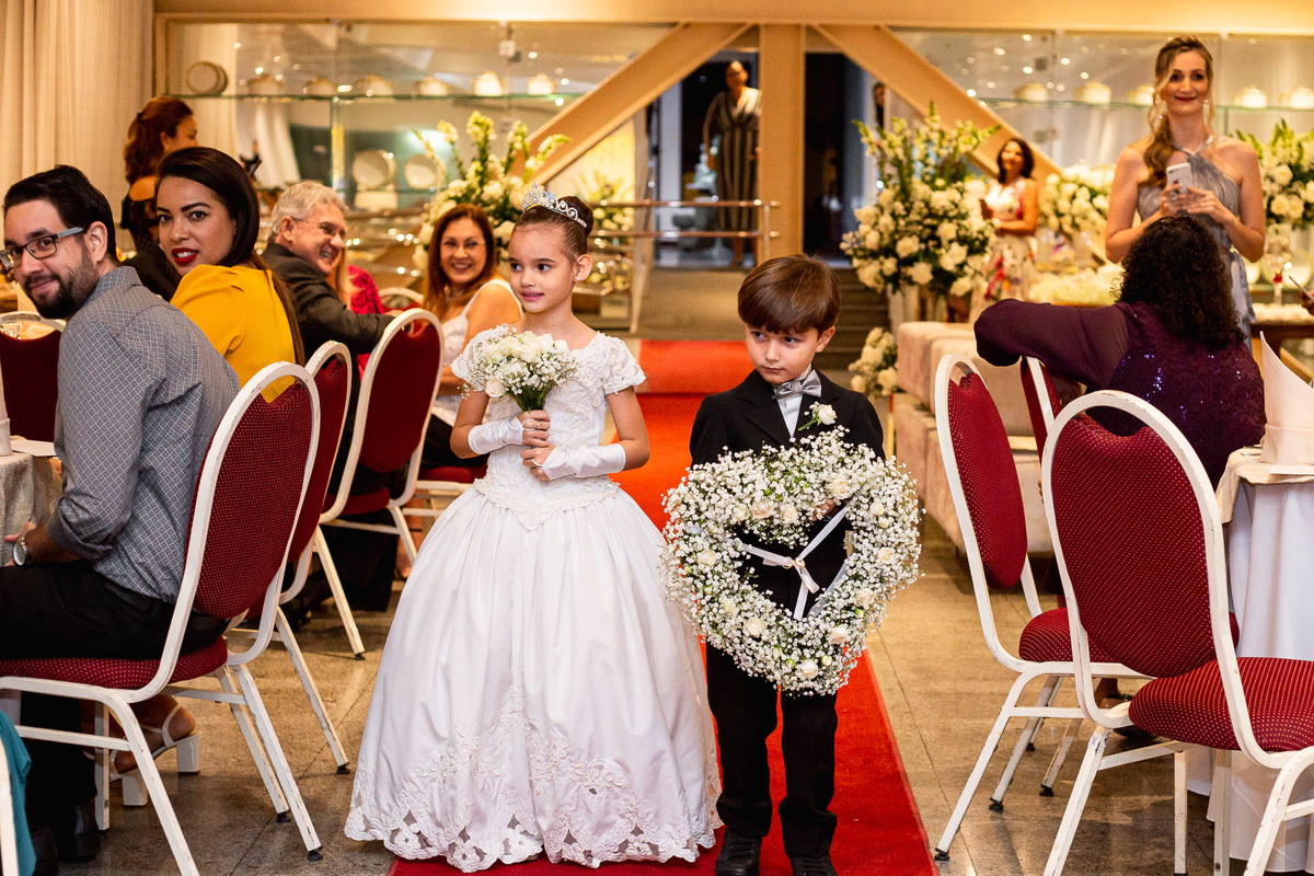 entrada da daminha e do pagem no casamento em salvador