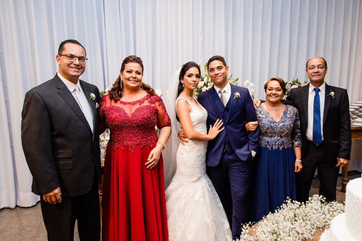 retrato da família com os noivos em salvador
