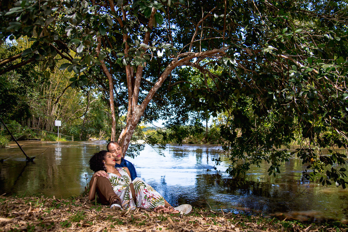 ensaio fotográfico pré casamento na parte de cima da cachoeira de pancada grande ituberá