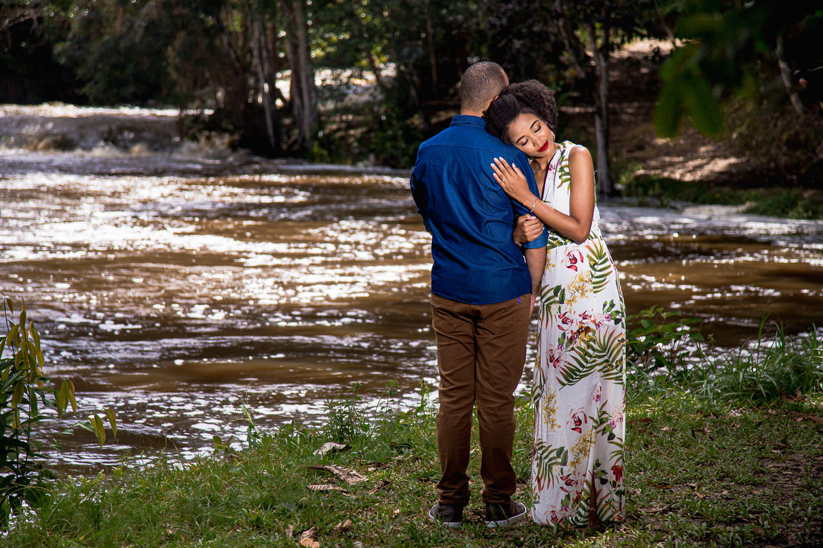 ensaio fotográfico pré casamento na parte de cima da cachoeira de pancada grande ituberá