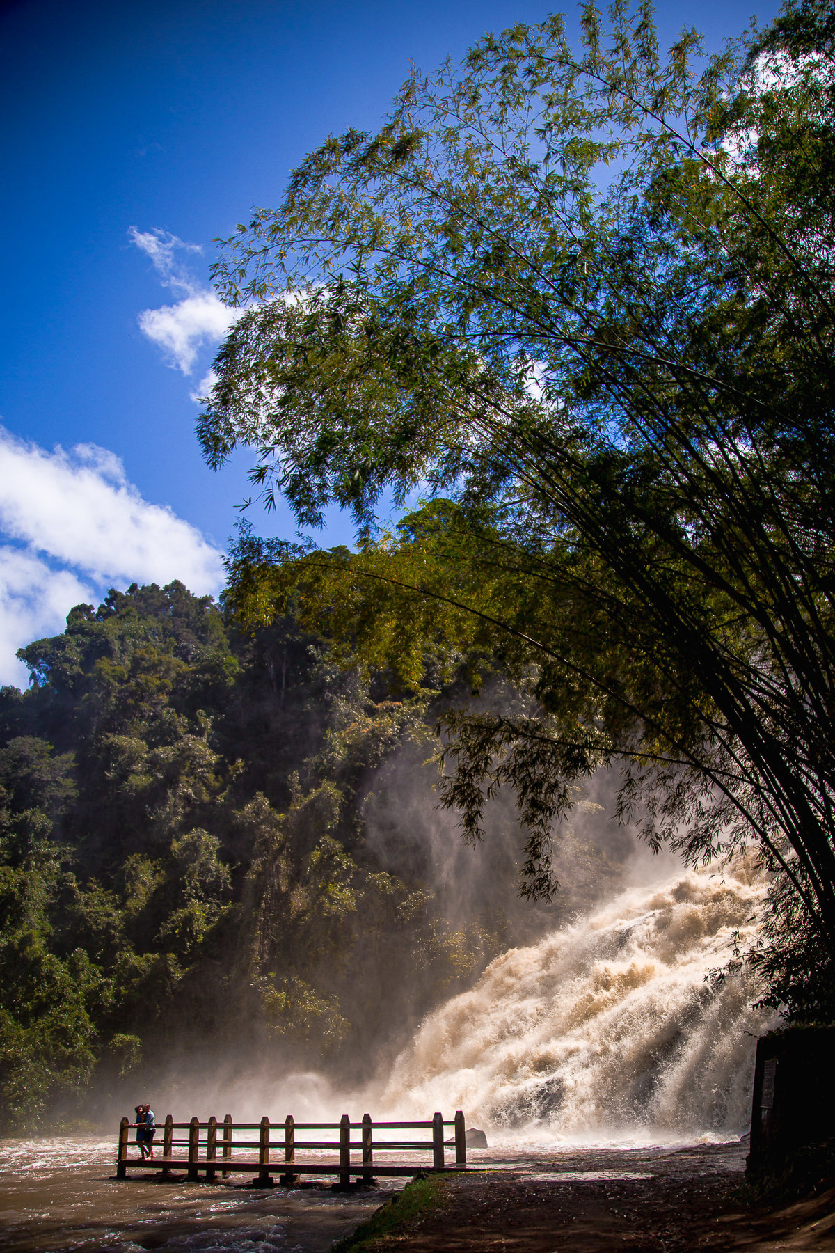 ensaio fotográfico pré casamento na na cachoeira de pancada grande ituberá